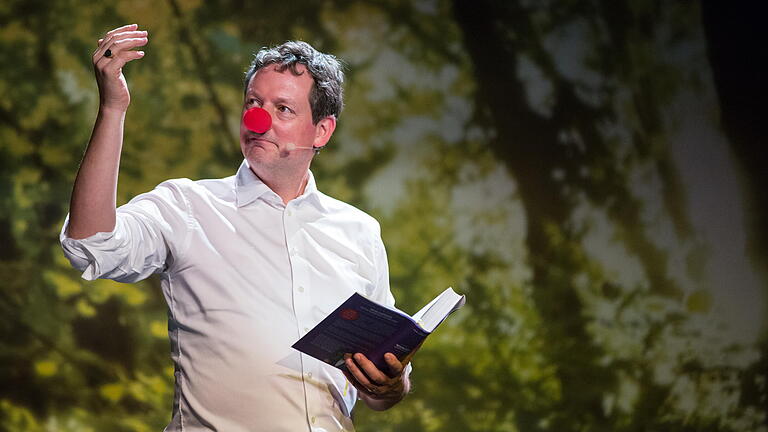Moderator, Mediziner, Zauberkünstler, Kabarettist, Comedian und Schriftsteller: Eckart von Hirschhausen flogen im Congress Centrum Würzburg die Herzen der Patienten - Verzeihung: Zuschauer nur so zu.