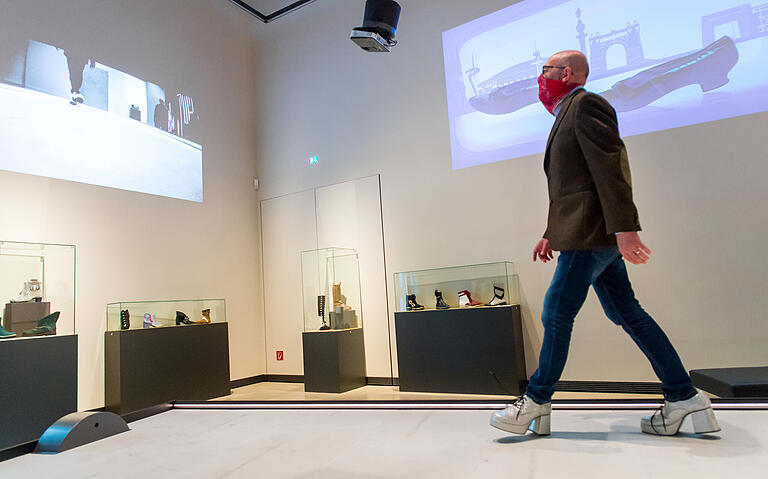Wer einen Stilwechsel erwägt, wie hier Redakteur Mathias Wiedemann, der kann sich Anregungen im Knauf-Museum holen. Wer einen Stilwechsel erwägt, wie hier Redakteur Mathias Wiedemann, der kann sich Anregungen im Knauf-Museum holen.