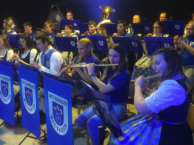 Mystische Stimmung beim Frühjahrskonzert der Wittighäuser Musikanten. Mystische Stimmung beim Frühjahrskonzert der Wittighäuser Musikanten.