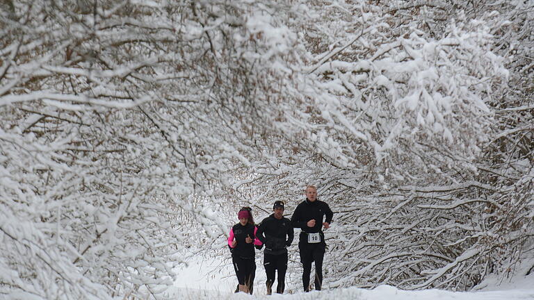 Saaletal-Marathon - Mitte April kann es beim Saaletal-Marathon Frühlings-Temperaturen geben – oder einen Wintereinbruch wie anno 2022. Saaletal-Marathon - Mitte April kann es beim Saaletal-Marathon Frühlings-Temperaturen geben – oder einen Wintereinbruch wie anno 2022.