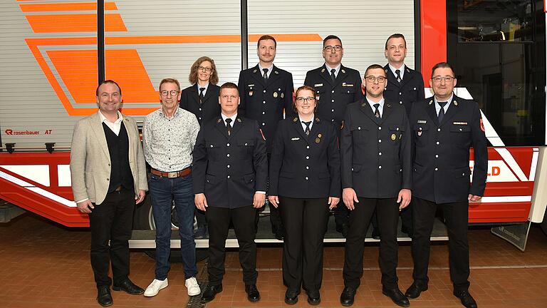 Auf dem Foto von links: Christian Keller, Dieter Hümmer, Corina Oswald, Philipp Hümmer, Frederik Weidinger, Julia Warmuth, Sebastian Berlenz, Patrick Lausenmeyer, Andreas Neubert und Holger Schmich – es fehlt Katja Faulhaber. Auf dem Foto von links: Christian Keller, Dieter Hümmer, Corina Oswald, Philipp Hümmer, Frederik Weidinger, Julia Warmuth, Sebastian Berlenz, Patrick Lausenmeyer, Andreas Neubert und Holger Schmich – es fehlt Katja Faulhaber.