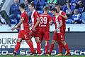 Arminia Bielefeld - Fortuna Düsseldorf       -  Die Fortuna-Spieler bejubeln den Führungstreffer in Bielefeld.