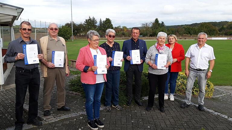 Die Jubilare von links: Heinz Riegler, Herbert Schüler, Elke Dietrich, Elfriede Streng, Peter Lutz, Gerlinde Beigel, Christiane Straub, Reiner Schenk