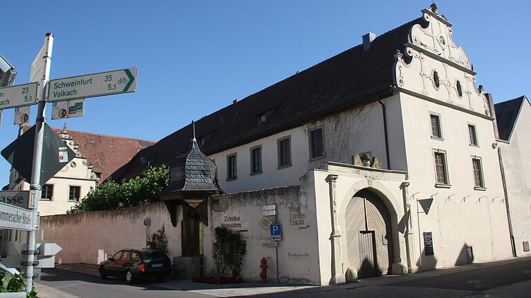 Im Nordheimer Zehnthof, heute ein Restaurant, kann man noch die alte Kapelle besuchen.