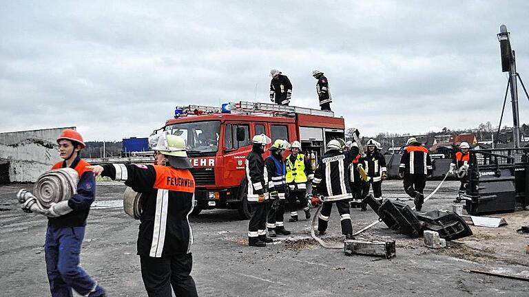 Zum dritten Mal binnen einer Woche rückte die Freiwillige Feuerwehr Maroldsweisach am frühen Samstagabend zur örtlichen Biogasanlage aus. Nach zwei Fehlalarmen stand diesmal eine &ndash; schon länger geplante &ndash; Übung an.