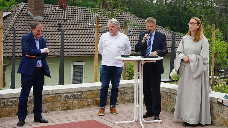 In der Oberen Gasse in Tiefenthal wurde der neue Platz eingeweiht