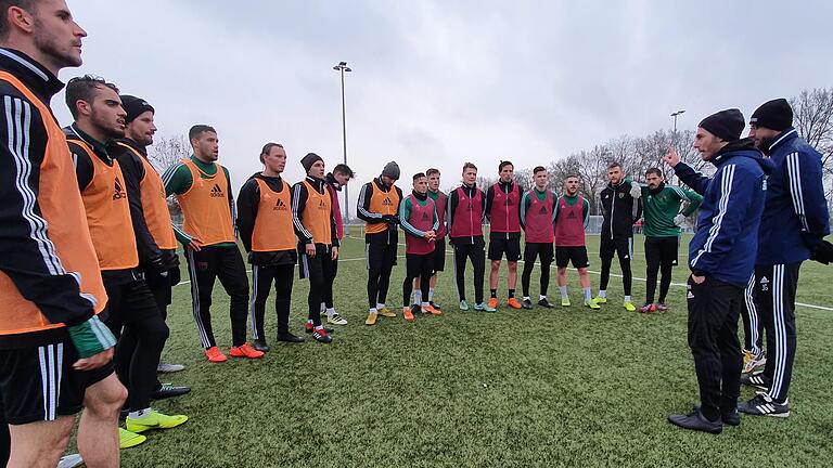 Hier noch auf dem heimischen Kunstrasen im Willy-Sachs-Stadion: Am 6. Februar geht's dann für den FC 05 Schweinfurt ins Trainingslager in die Türkei. Hier noch auf dem heimischen Kunstrasen im Willy-Sachs-Stadion: Am 6. Februar geht's dann für den FC 05 Schweinfurt ins Trainingslager in die Türkei.