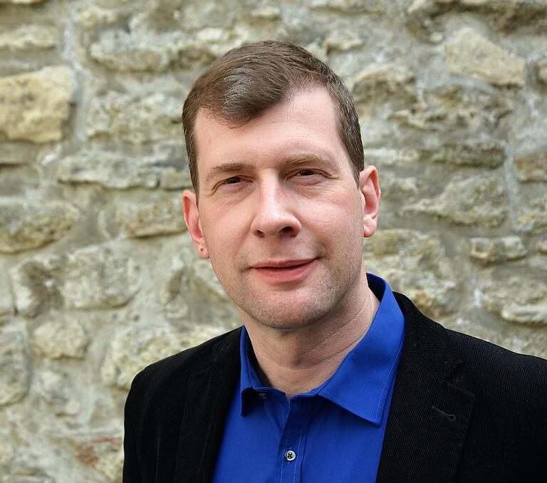 Pfarrer Holger Manke sieht seiner neuen Pfarrstelle in Ebern mit Freude entgegen – aber etwas wehmütig ist er angesichts des Abschied von seiner bisherigen Gemeinde in Sopron in Ungarn ebenfalls. Pfarrer Holger Manke sieht seiner neuen Pfarrstelle in Ebern mit Freude entgegen – aber etwas wehmütig ist er angesichts des Abschied von seiner bisherigen Gemeinde in Sopron in Ungarn ebenfalls.