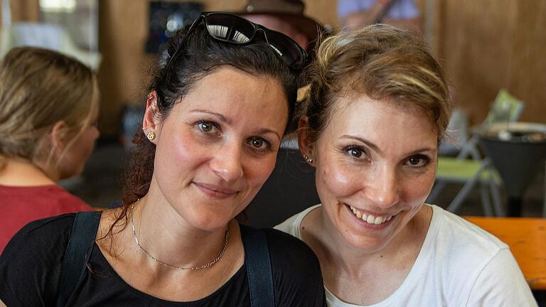 Susanne Wolf aus Nürnberg (links) und Natascha Sommer aus Burgthann Susanne Wolf aus Nürnberg (links) und Natascha Sommer aus Burgthann