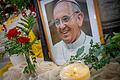 Papst Franziskus gestorben - München       -  In vielen Kirchen sind Gedenkorte für den Papst eingerichtet.