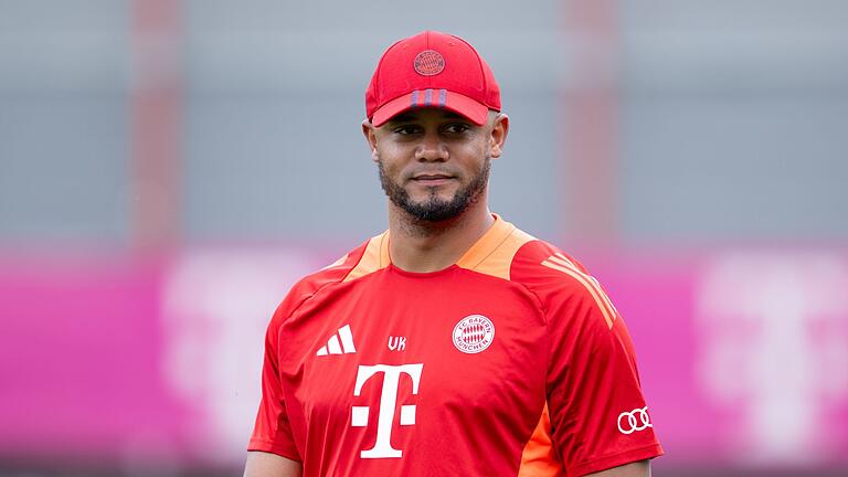 Vincent Kompany       -  Bayern-Trainer Vincent Kompany reist mit seiner Mannschaft ins Trainingslager nach Südkorea.