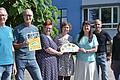 Bei der Übergabe der Urkunde (von links): Dr. Joachim Schneider (Naturerlebniszentrum Rhön), Hartmut Karlitzek, Ellen Erhard (beide Mittelschule Hammelburg), Julia Rösch (Verwaltungsstelle Biosphärenreservat Rhön), Ulrike Lutz (Mittelschule Hammel...       -  Bei der Übergabe der Urkunde (von links): Dr. Joachim Schneider (Naturerlebniszentrum Rhön), Hartmut Karlitzek, Ellen Erhard (beide Mittelschule Hammelburg), Julia Rösch (Verwaltungsstelle Biosphärenreservat Rhön), Ulrike Lutz (Mittelschule Hammelburg), Claus Schenk und Johanna Rinecker (beide Haus der Schwarzen Berge)