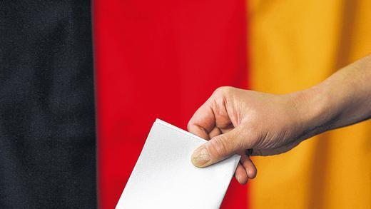Interesse an Parteiarbeit lässt nach: Die Parteien wirken bei der politischen Willensbildung des Volkes mit, heißt es im Artikel 21 des Grundgesetzes. Dazu stellen sie Kandidaten auf. Das wird aber immer schwieriger, wenn es immer weniger Parteimitglieder gibt.