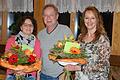 Klaus Michel dankte seinen beiden Vorstandskolleginnen Marion Stoy (rechts) und Diana Leibold (links) für jahrelanges Engagement beim TSV Gerchsheim.