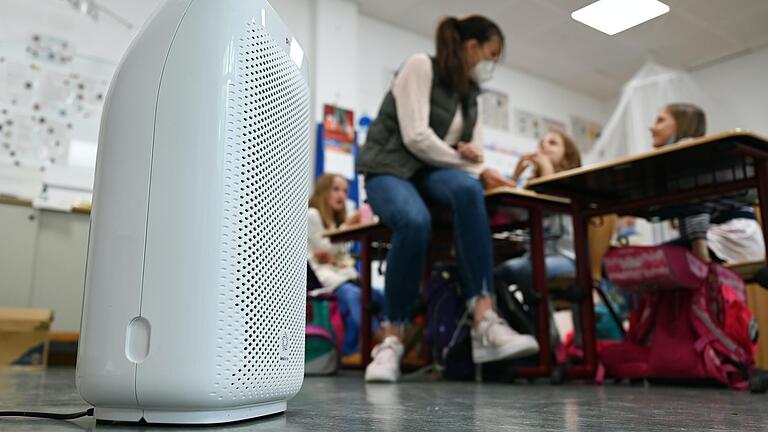 Wie hier in einer hessischen Grundschule sollen die meisten Schulen in Trägerschaft des Landkreises Schweinfurt Luftfilter bekommen. Preis: über 700 000 Euro.