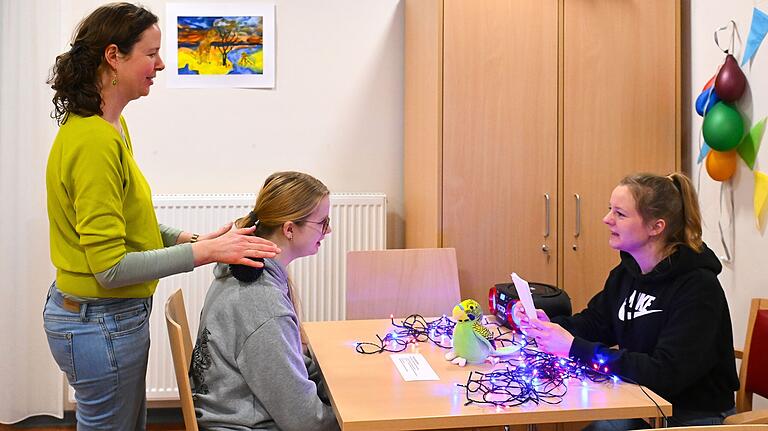 Absolute Reizüberflutung: Hier lautet die Devise, konzentriert zu bleiben und Tabu-Begriffe zu erraten. Absolute Reizüberflutung: Hier lautet die Devise, konzentriert zu bleiben und Tabu-Begriffe zu erraten.