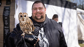 Fantasyfestival in Gaukönigshofen       -  Zahlreiche Menschen besuchen am Samstag (12.04.25) das Fantasyfestival mit Mittelalter-Markt auf dem Festplatz in Gaukönigshofen.