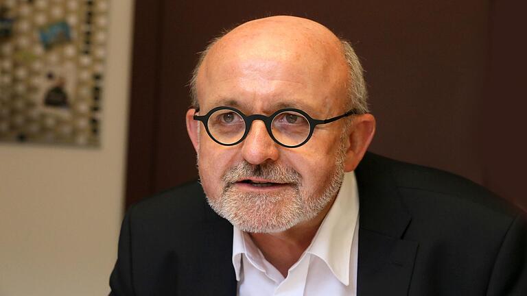 Der Würzburger Kriminologe und Strafrechtsprofessor Klaus Laubenthal setzt sich für die Aufhebung der Verjährungsfristen bei Sexualdelikten ein. Der Würzburger Kriminologe und Strafrechtsprofessor Klaus Laubenthal setzt sich für die Aufhebung der Verjährungsfristen bei Sexualdelikten ein.
