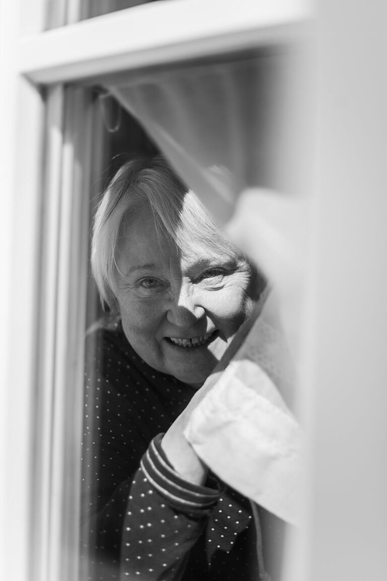 2020: Ulrike Aas fühlt sich im Lockdown zu Hause sicher, die Angst vor einer Ansteckung ist damals groß. 2020: Ulrike Aas fühlt sich im Lockdown zu Hause sicher, die Angst vor einer Ansteckung ist damals groß.