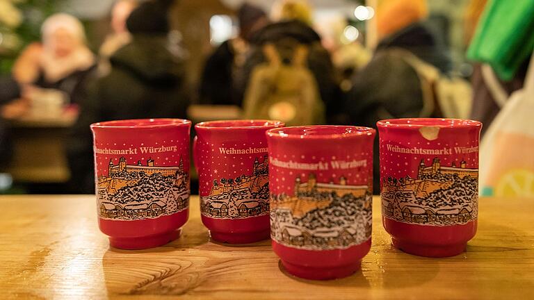 Oftmals werden die Tassen, in denen der Glühwein ausgeschenkt wird, nicht wieder zurückgegeben.&nbsp;