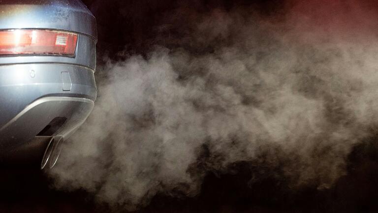 Elektroautos statt Fahrzeuge mit Verbrennermotor. Das gehört zum Maßnahmenpaket des Landratsamts Schweinfurt für den Klimaschutz (Symbolbild).