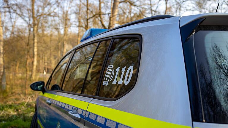 Die Polizei war nach mehreren Schüssen im Versbacher Wald vor Ort.