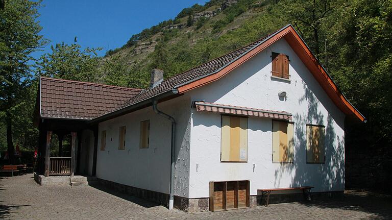 Die Falteshütte des Deutschen Alpenvereins am Kalbenstein nördlich von Karlstadt.