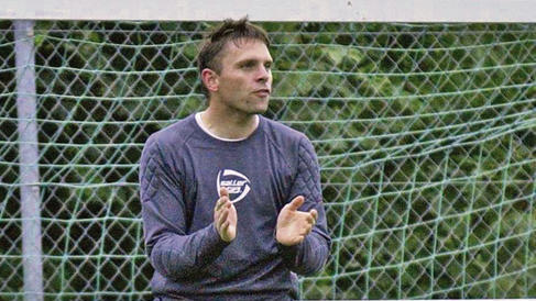 Kai Steinmetzer, einst Torwart des Bayernligisten TSV Großbardorf, leitet als Schiedsrichter jetzt Fußballspiele. Nach nur einem Jahr pfeift er bereits Spiele der Kreisliga.