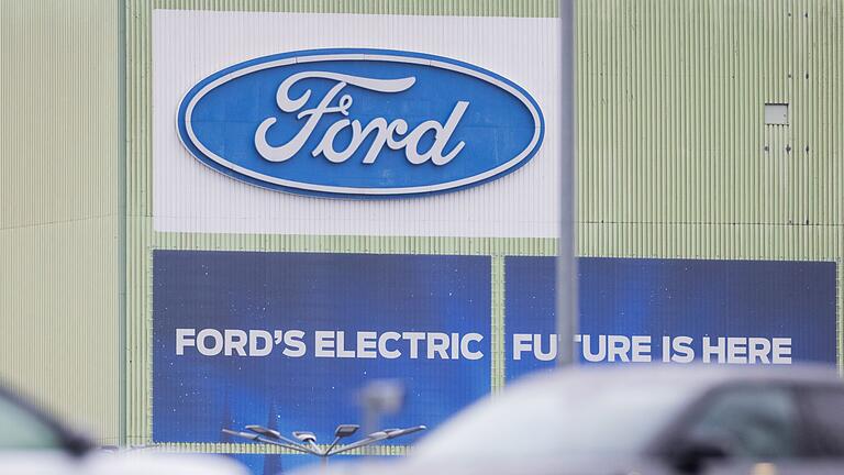 Ford Köln - Elektroauto Explorer       -  Insgesamt peilt Ford in Europa den Abbau von 4.000 Stellen an, 800 davon in Großbritannien und 300 in anderen EU-Staat.