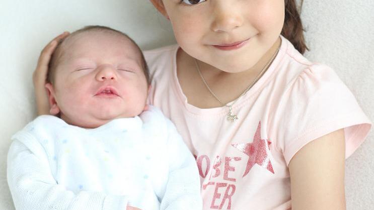 Ida Fischer aus Reckertshausen wurde am 22. Mai um 16.41 Uhr geboren. Sie war 3480 Gramm schwer und 53 Zentimeter groß. Ihre Eltern heißen Stephan und Nadine Fischer. Mila (3) ist ihre Schwester.
