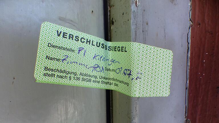 Am Tag nach dem Brand: Das Gebäude ist noch polizeilich beschlagnahmt und darf nicht betreten werden. Am Tag nach dem Brand: Das Gebäude ist noch polizeilich beschlagnahmt und darf nicht betreten werden.