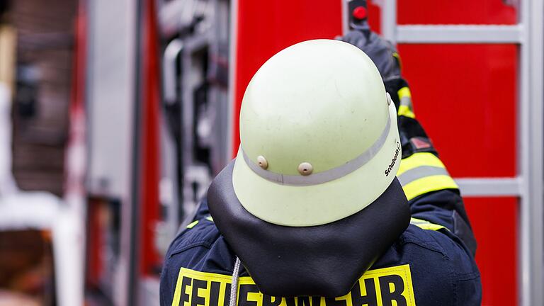 Feuerwehr       -  Die Feuerwehr hat wegen eines Alarms einen Supermarkt evakuiert. (Symbolbild)