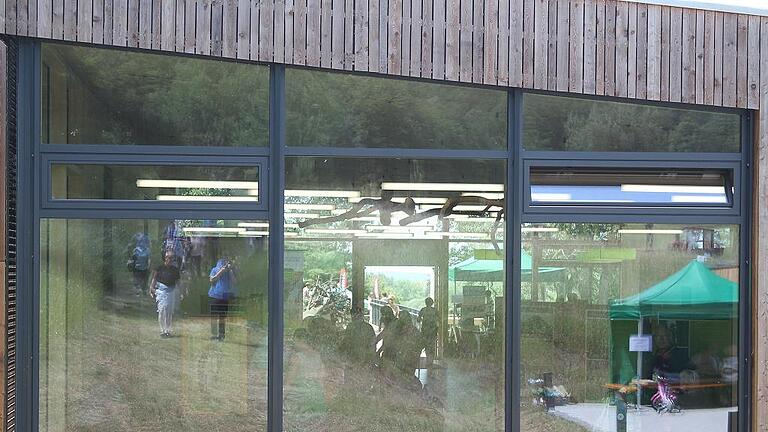 Einblicke: Viel los war beim Waldtag des Steigerwaldzentrums am Wochenende. Ausstellung und Infostände vermittelten Einblicke in die Themen Forstwirtschaft und Naturschutz. Einblicke: Viel los war beim Waldtag des Steigerwaldzentrums am Wochenende. Ausstellung und Infostände vermittelten Einblicke in die Themen Forstwirtschaft und Naturschutz.