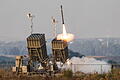 Konflikt in Nahost.jpeg       -  Das Iron-Dome-Raketenabwehrsystem im Einsatz. Es bietet einen 90-prozentigen Schutz vor Kurzstreckenraketen.