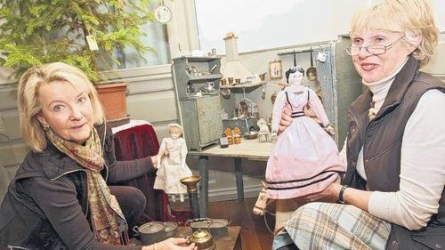 Gudrun Wirths und Angelika Breunig präsentierten Exponate der Weihnachtsausstellung im Museum Malerwinkel Marktbreit. Gudrun Wirths und Angelika Breunig präsentierten Exponate der Weihnachtsausstellung im Museum Malerwinkel Marktbreit.
