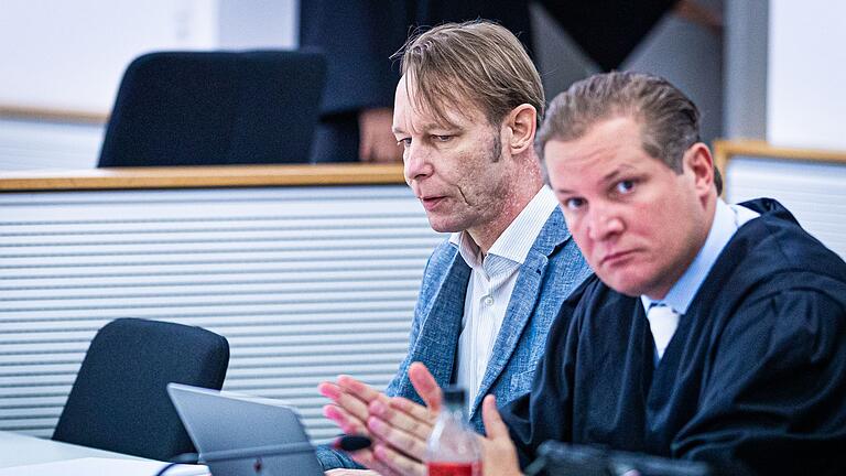 Prozess gegen Christian B.       -  Verteidiger Friedrich Fülscher (rechts) forderte einen Freispruch für seinen Mandanten. (Archivbild)