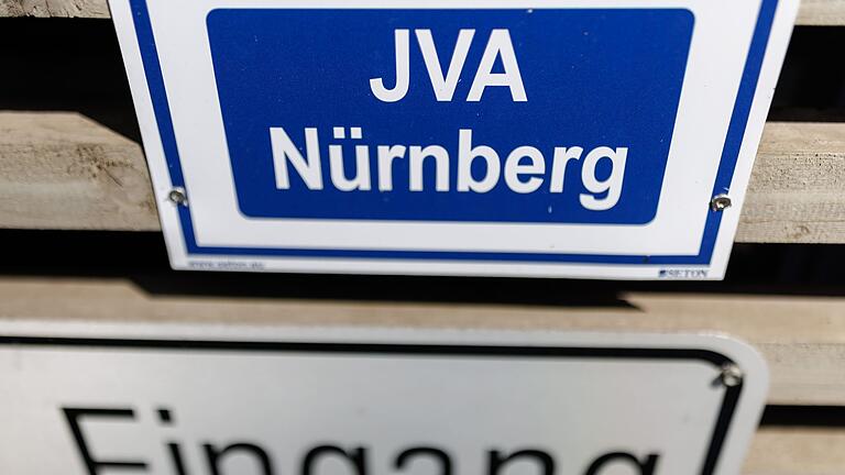 Justizvollzugsanstalt Nürnberg - Die Staatsanwaltschaft Nürnberg-Fürth ermittelt nach Vorwürfen gegen die JVA Nürnberg. (Archivbild) Justizvollzugsanstalt Nürnberg - Die Staatsanwaltschaft Nürnberg-Fürth ermittelt nach Vorwürfen gegen die JVA Nürnberg. (Archivbild)