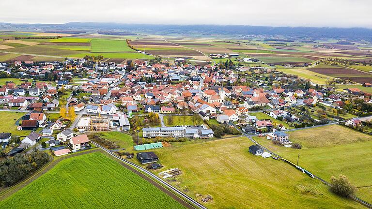 Woran fehlt es in dem idyllischen Ort Aidhausen? Vor allem an der Versorgung mit Breitband und Mobilfunk, sagen die Teilnehmer des Haßberge-Check. Woran fehlt es in dem idyllischen Ort Aidhausen? Vor allem an der Versorgung mit Breitband und Mobilfunk, sagen die Teilnehmer des Haßberge-Check.
