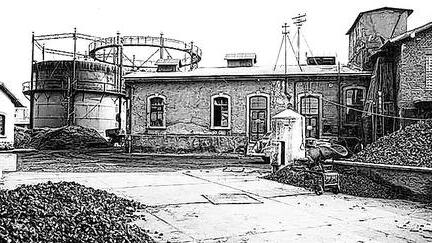 Kohle für das Gaswerk: Der Hof mit dem gelagerten Brennstoff. Kohle für das Gaswerk: Der Hof mit dem gelagerten Brennstoff.