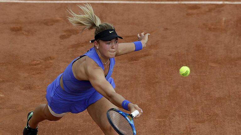 Carina Witthöft - Carina Witthöft hat in der zweiten Runde der French Open die Französin Pauline Parmentier besiegt. Foto: Petr David Josek Carina Witthöft - Carina Witthöft hat in der zweiten Runde der French Open die Französin Pauline Parmentier besiegt. Foto: Petr David Josek