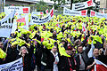 Roberto Pfeil dpa.jpg       -  Handelsbeschäftigte protestieren in Nordrhein-Westfalen für bessere Bezahlung und Arbeitsbedingungen. Auch in Bayern gehen die Warnstreiks im Handel weiter.