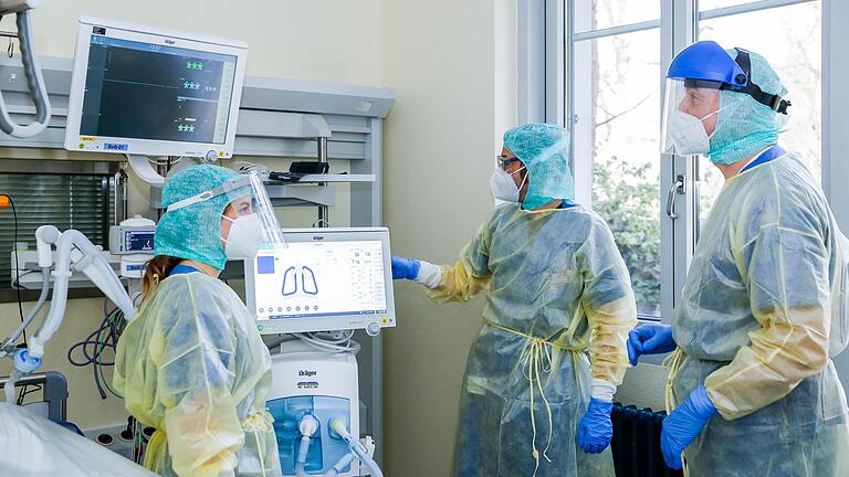 In der Region Würzburg sind die Intensivstationen nahezu ausgelastet. Das Foto entstand Anfang des Jahres auf der Intensivstation im Juliusspital Würzburg.