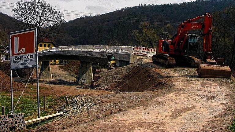 Stillstand: Die insolvente Baufirma Löhe baut die Schönauer Brücke nicht zu Ende. Sie hätte schon im November fertig sein sollen. Stillstand: Die insolvente Baufirma Löhe baut die Schönauer Brücke nicht zu Ende. Sie hätte schon im November fertig sein sollen.