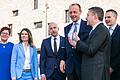 Friedrich Merz nach der Ankunft in Lohr mit den Vertretern der Main-Spessart-CSU. Im Bild (von links): Bezirksrätin Maria Hoßmann, CSU-Landratskandidatin Sabine Sitter, Bundestagsabgeordneter Alexander Hoffmann, Friedrich Merz, Landtagsabgeordneter Thorsten Schwab und der Lohrer CSU-Bürgermeisterkandidat, Dirk Rieb.