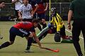 Auch die Hockeyspieler sind seit Monaten im Lockdown. Sie hoffen, bald wieder im Freien zuschlagen zu&nbsp; können (Szene aus dem Regionalligaspiel des HTC Würzburg gegen den Dürkheimer HC).