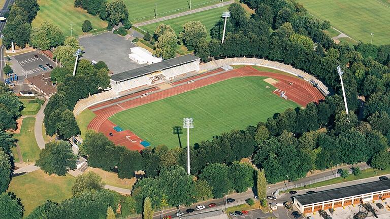 Dank einer Ausnahmegenehmigung: 1000 Fans dürfen beim Duell zwischen Havelse und Schweinfurt im Willy-Sachs-Stadion dabei sein.