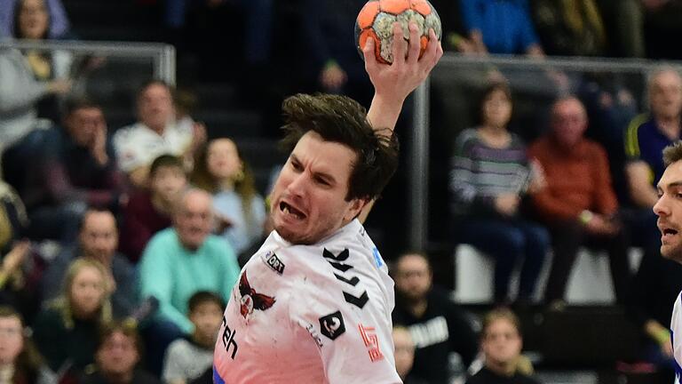 Benjamin Trautvetter (am Ball) verlässt den Handball-Drittligisten HSC Bad Neustadt. Benjamin Trautvetter (am Ball) verlässt den Handball-Drittligisten HSC Bad Neustadt.