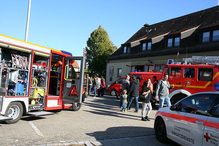 Fahrzeugschau der Feuerwehren.