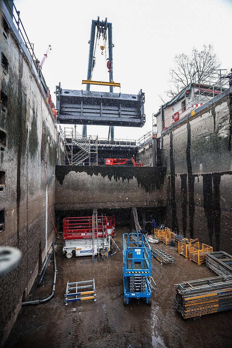 Die Schleuse wurde in den vergangenen Wochen von Sand befreit, der sich über die Zeit abgelagert hat.