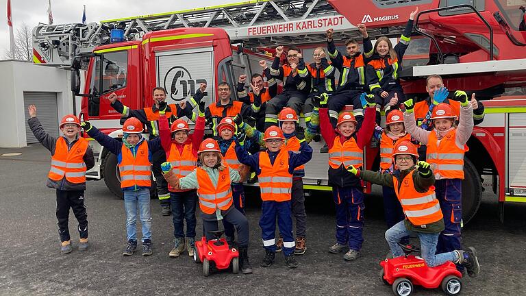 Sie werden eines Tages retten, löschen, bergen, schützen. Jetzt hat die Karlstadter Kinderfeuerwehr aber erst einmal einen Auftritt der Bayern-3-Band gewonnen